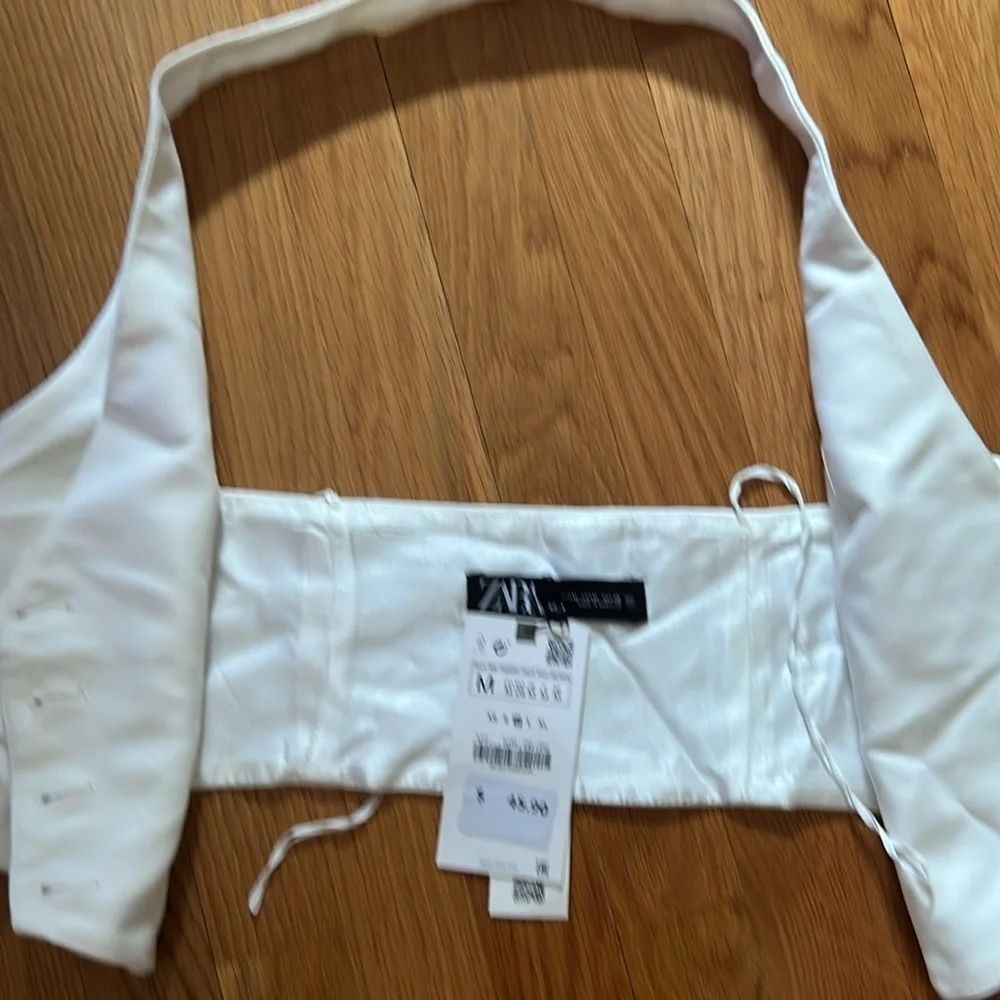 Zara BNWT Halter cropped vest, Sz M - Picture 2 of 3